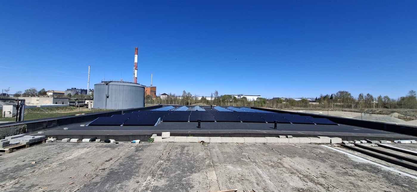 MB AMERA saulės elektrinė ant plokščio stogo
